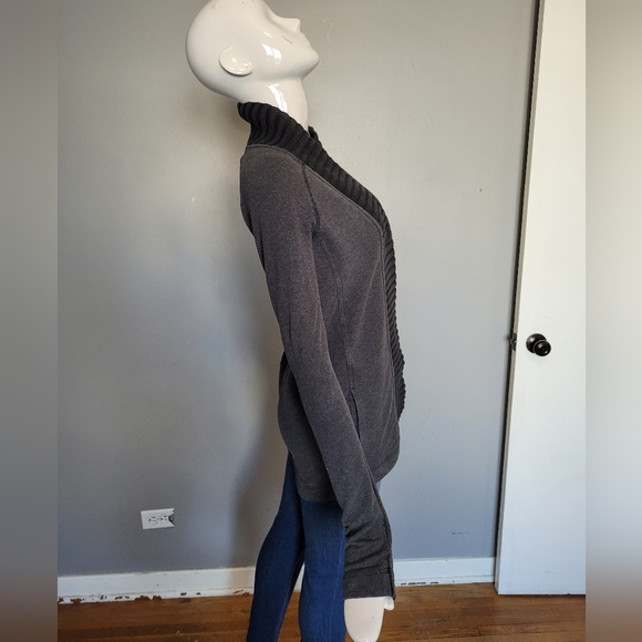 Lululemon Bliss Break Wrap, GUC, Size 2 - Picture 3 of 9